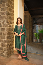 Load image into Gallery viewer, AAROHA GREEN SUIT SET