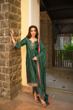 Load image into Gallery viewer, AAROHA GREEN SUIT SET