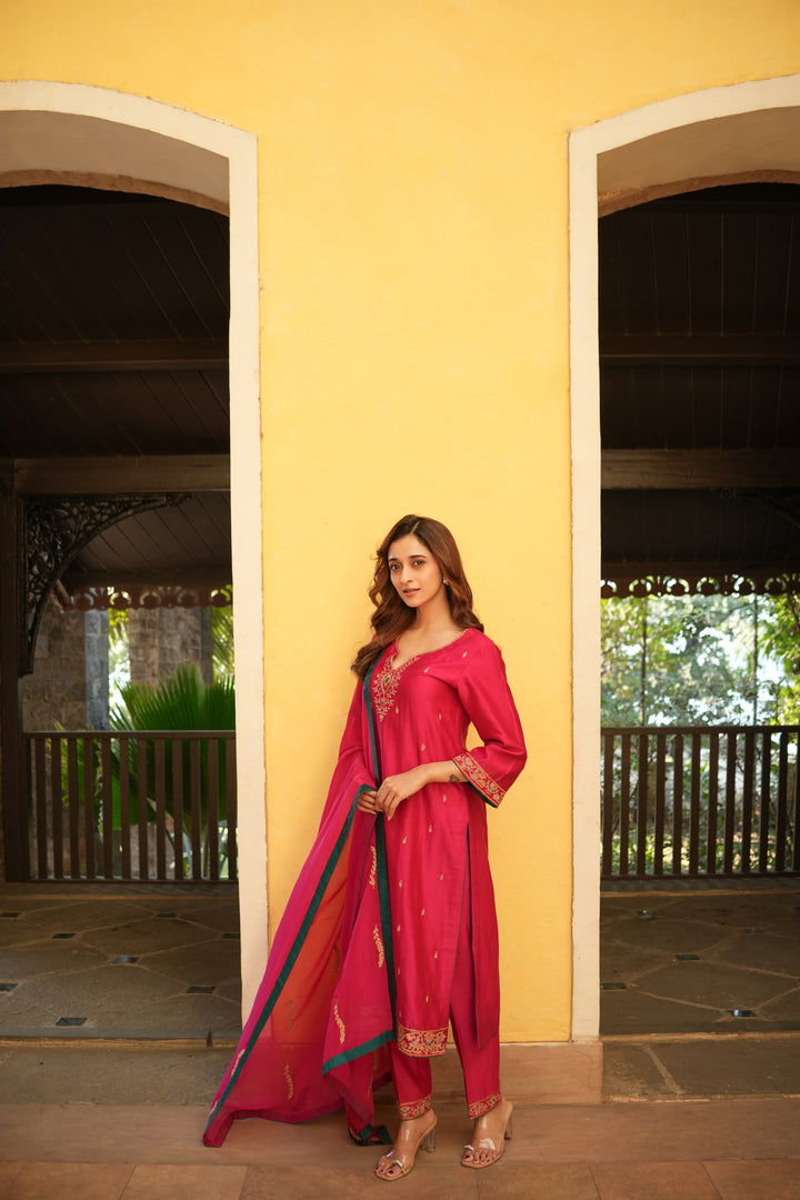 Aaroha Pink Suit
