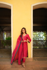 Load image into Gallery viewer, Aaroha Pink Suit