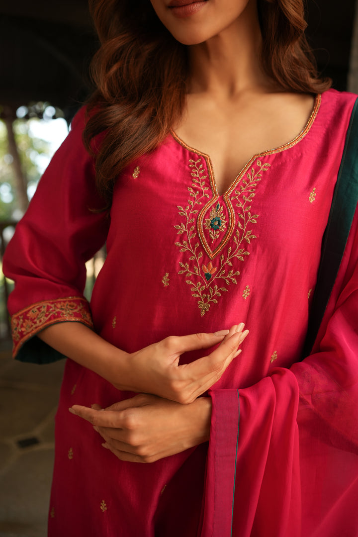 Aaroha Pink Suit