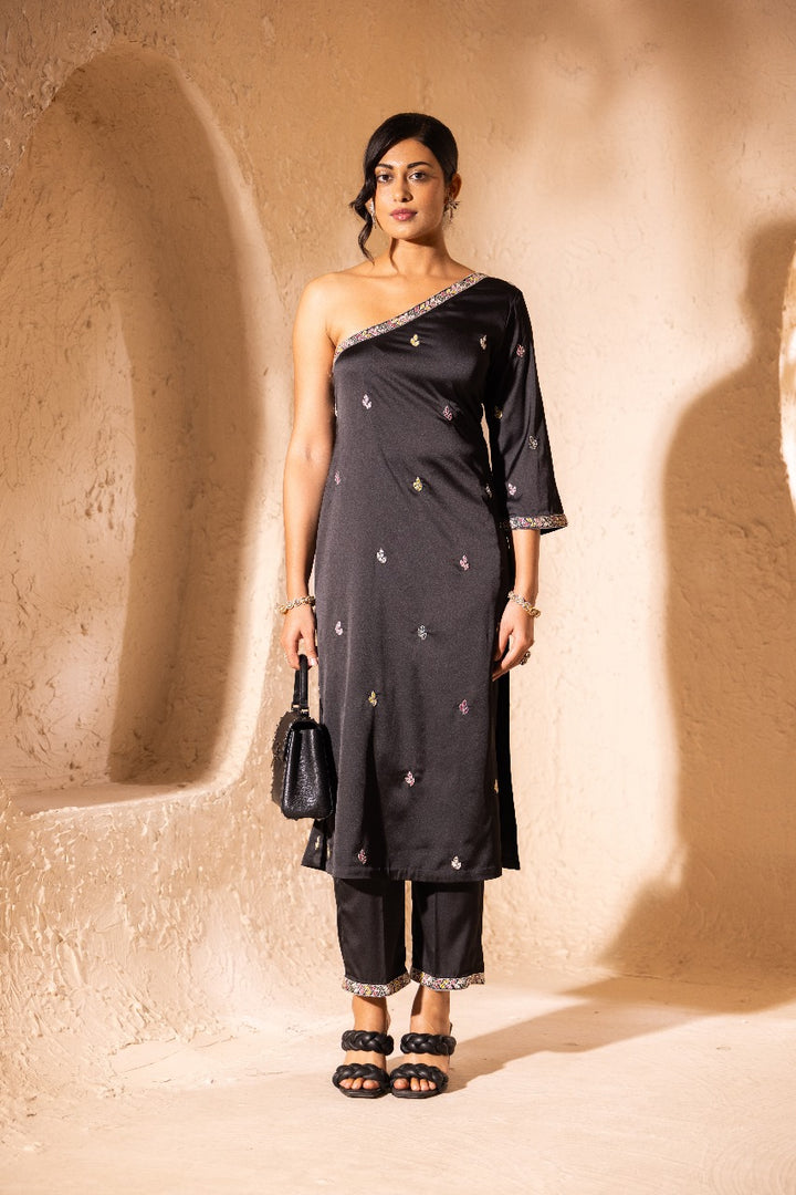 Sitara Off Shoulder (Black)